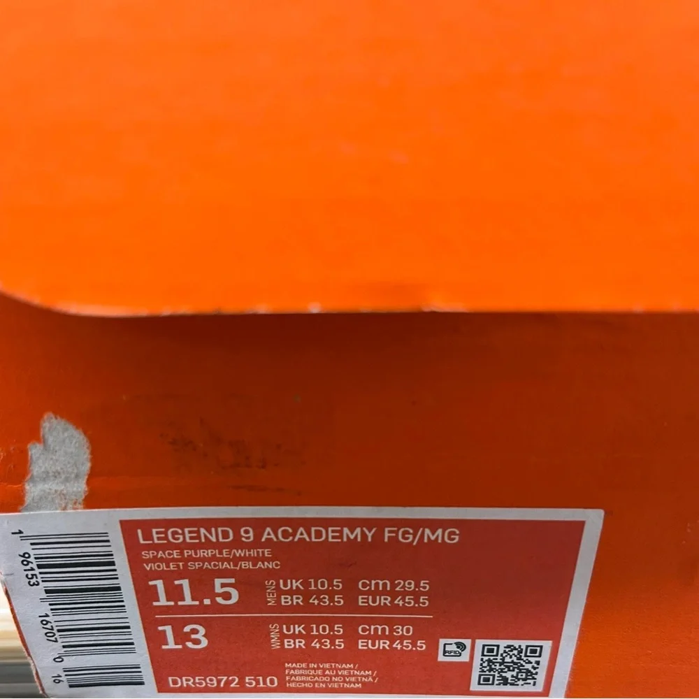 Men’s Nike Soccer Cleats - Picture 4 of 8